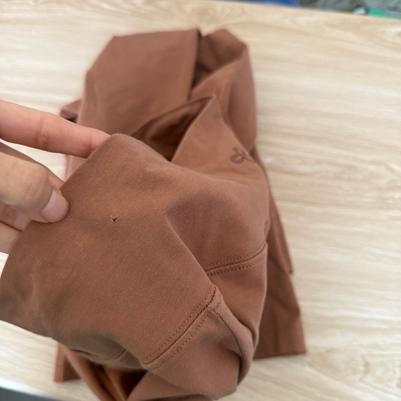 Aritzia TNA Small Butter Cheeky Flare Leggings Criss Cross Waist Stretch Tan - Picture 2 of 7